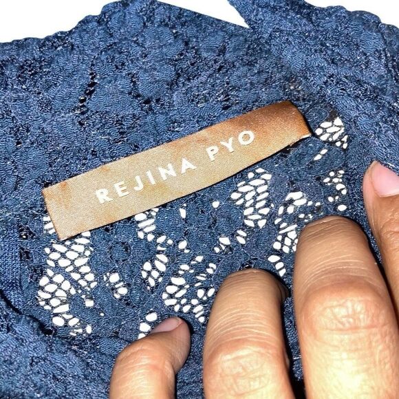 620. Rejina pyo blue sheer lace long sleeve top size (16) see measurements - Picture 3 of 7